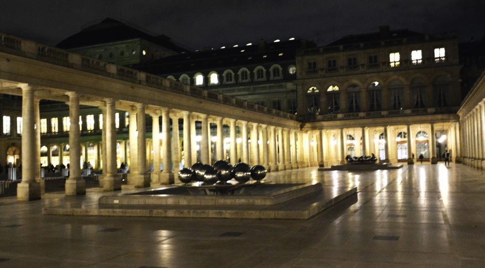 Les plus anciennes galeries de Paris ; les Galeries royales
