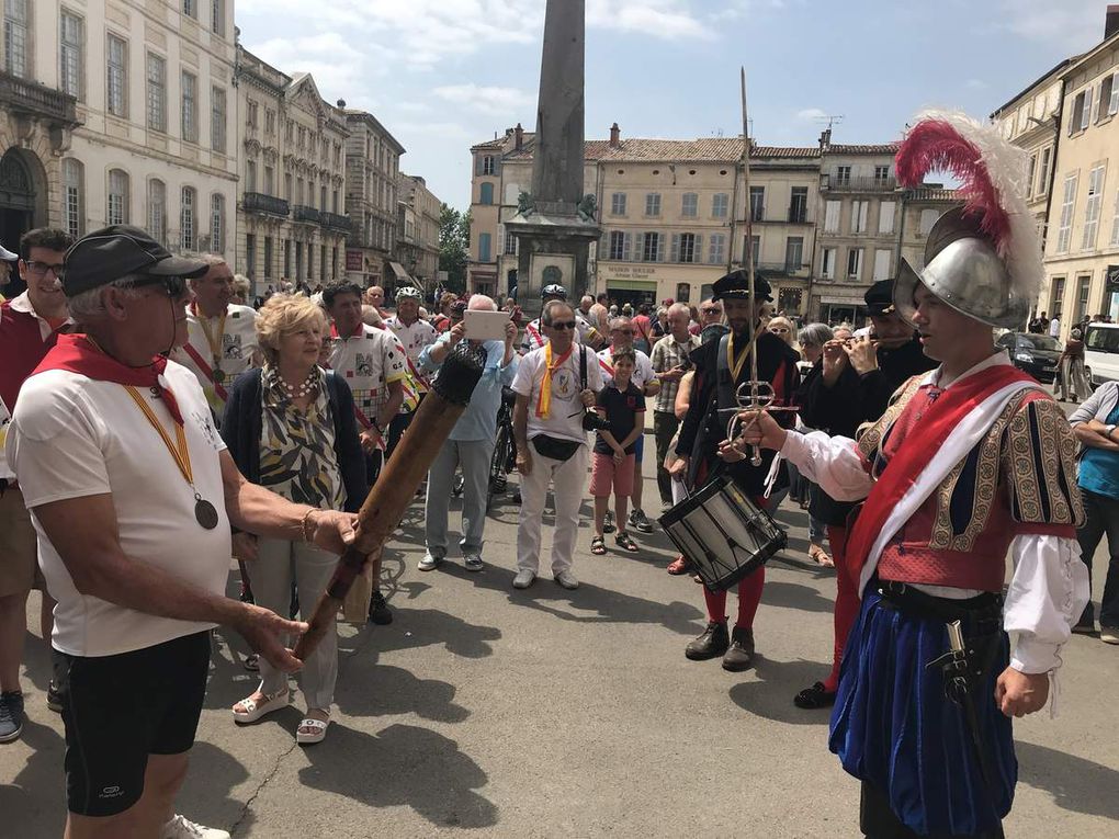 Arrivée de la Flamme de la Saint Jean en Arles - 23 juin 2018