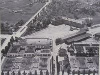 le camp de Dachau vu du ciel et maquette de celui-ci