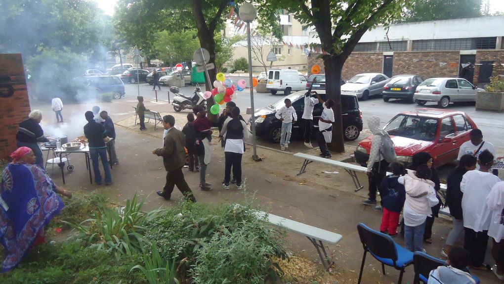 Le vendredi 27 mai 2011 a lieu la fête des voisins dans le quartier nord de Bondy organisée par l'ACEFEPI en partenariat avec le groupe I 3F.