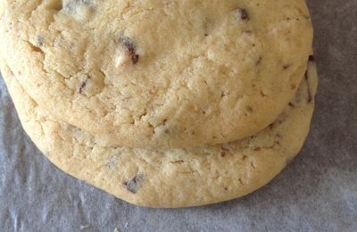 Cookies américains moelleux à l'intérieur et dorés sur les bords