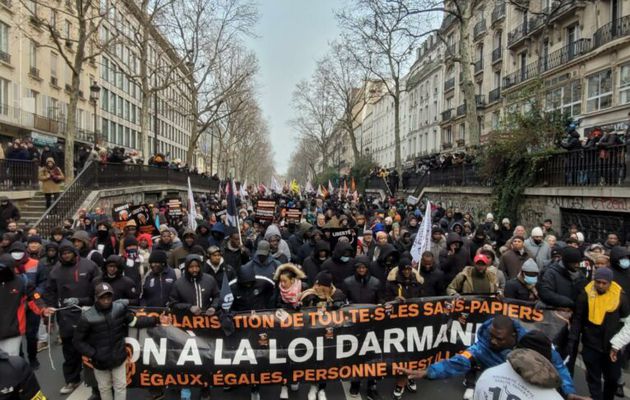 Un tiers censuré, deux tiers validés : On n’améliore pas une loi raciste, on la supprime ! Une seule exigence : Abrogation de la loi Darmanin-Macron !