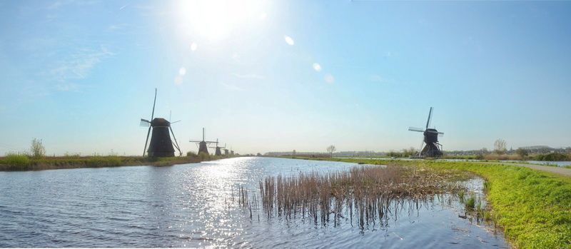 Les 19 moulins à vent de Kinderdijk sont inscrits sur la liste du patrimoine mondial de l’UNESCO .TSD,1/5/2013