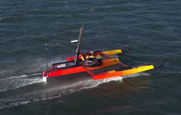 VIDEO - KiteBoat K2, le bateau qui vole au dessus de l'eau