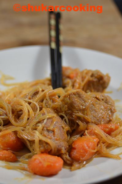 Sot-l'y-laisses laqués aux carottes et nouilles chinoises