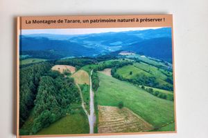 Ce beau livre-album sur la Montagne de Tarare ....menacée, en vente à la librairie Elizéo à Tarare