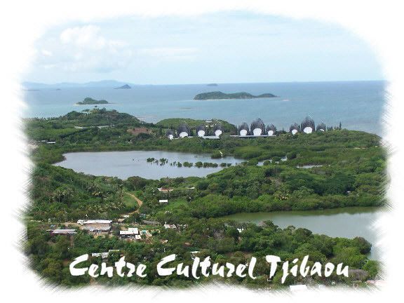 Quelques photos prises d'un h&eacute;licopt&egrave;re pour vous donner un petit aper&ccedil;u de la c&ocirc;te Ouest cal&eacute;donienne, du Cap Goulvain &agrave; Noum&eacute;a, en suivant le littoral... D'autres photos suivront pour une seconde galerie de ce type.