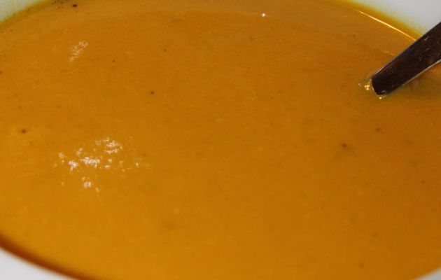 Velouté de courge butternut au curcuma