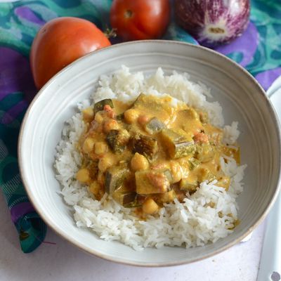Curry d'aubergine, tomates et pois chiches