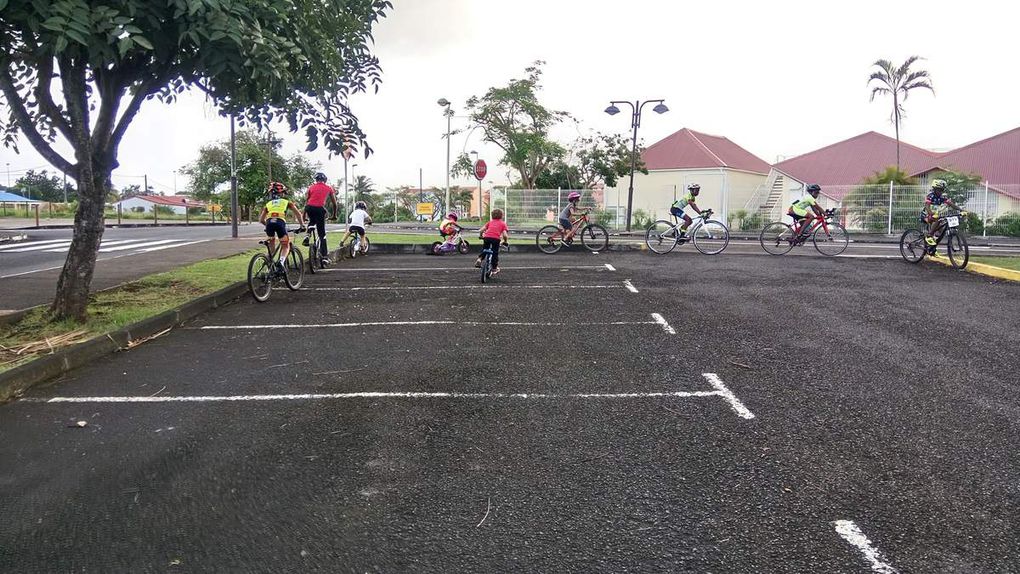 Nos activités d'animation école de sports cyclisme au parc activités de la place réconciliation. 