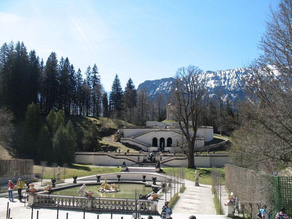 3 photos (vue de l'entrée du château)