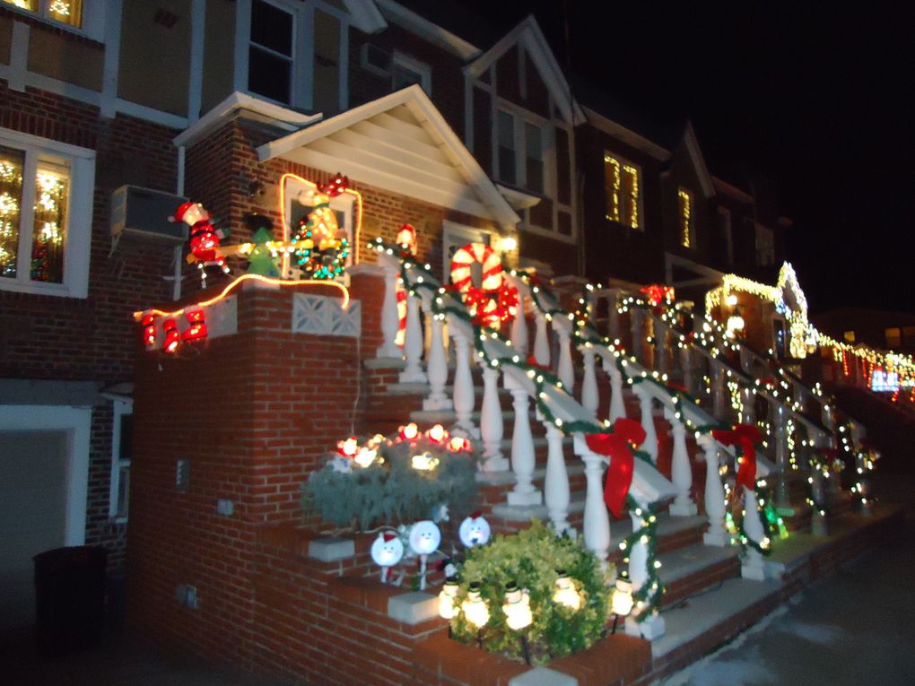 A ne pas manquer : DYKER HEIGHTS : un quartier de Brooklyn aux couleurs de Noël.