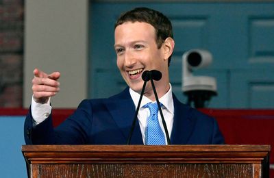 Facebook: Mark Zuckerberg Mopao Ya Facebook Azo Samba Na Congrès Américain Pona Scandale Collecte de Données Utilisateur.