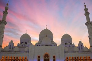 The Iconic Sheikh Zayed Grand Mosque Abu Dhabi 
