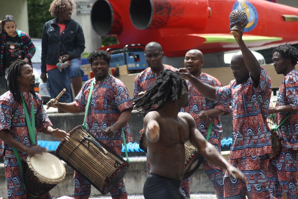 70 photos environ de la Fête du Tillay 2013, qui a réussi haut la main à laver l'affront fait par la météo au carnaval de printemps !