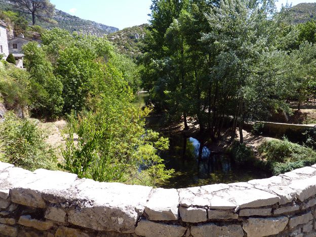 Une série de photos prises au cours de randonnées dans les Cévennes du côté de St-Jean du Gard. Et du Mont Aigoual au Cirque de Navacelle. Diversité des paysages et richesse d'une région que je découvre chaque année depuis plus d'une décenn