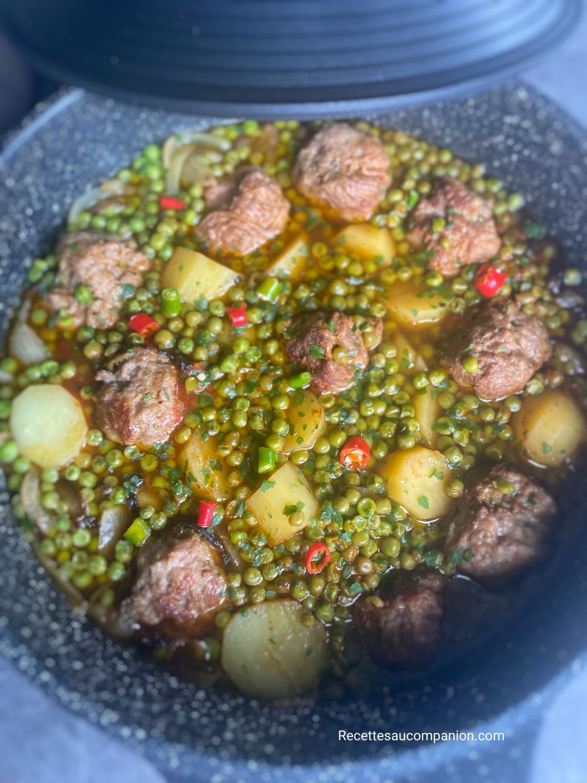 Tajine petit pois pommes de terre boulettes d’agneau
