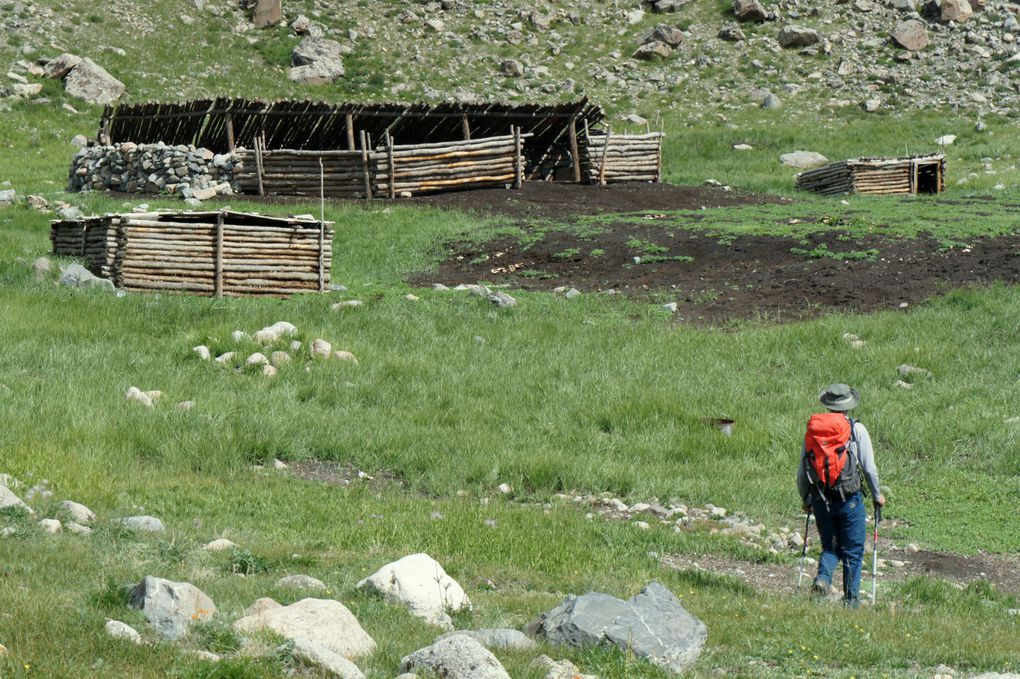 Photos suite au voyage de l'été 2012. Ascension d'un sommet à 3890 m près de Turgens Kharkhiraa Les photos sont de Nicolas CONSO, Isabelle BADOIL et Lionel CONFORT