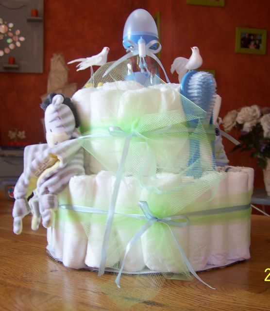 Album - Cadeau-de-naissance--un-gateau-de-couche-et-ses-accessoires