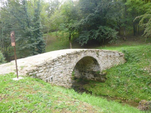 St Jean le Vieux  -Randonneurs-- 25 septembre 2015