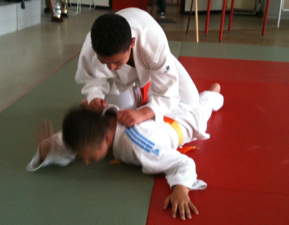 Equipe Jujitsu jeunes et ados (à partir de 9 ans, rentrée 2008 09 10 10 11 du Judo Sport Rochelais