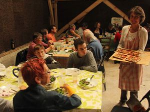 André à la pâte ! les filles à la préparation des ingrédients, cuisson et dégustation...