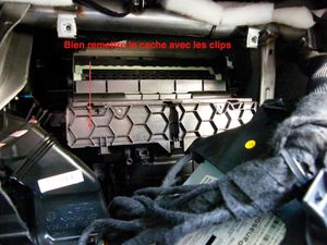 Changement filtre d'habitacle SEAT LEON 3 2.0 TDI 150 CV