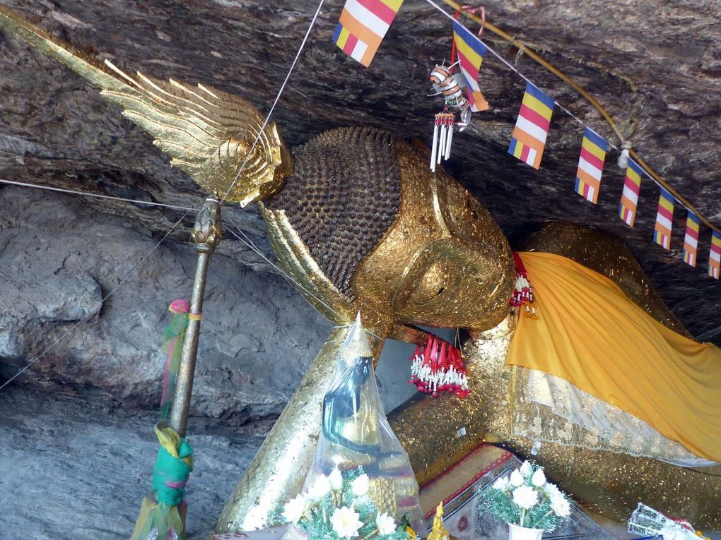 Wat Khao Phra Si Sanphetchayaram à U-Thong