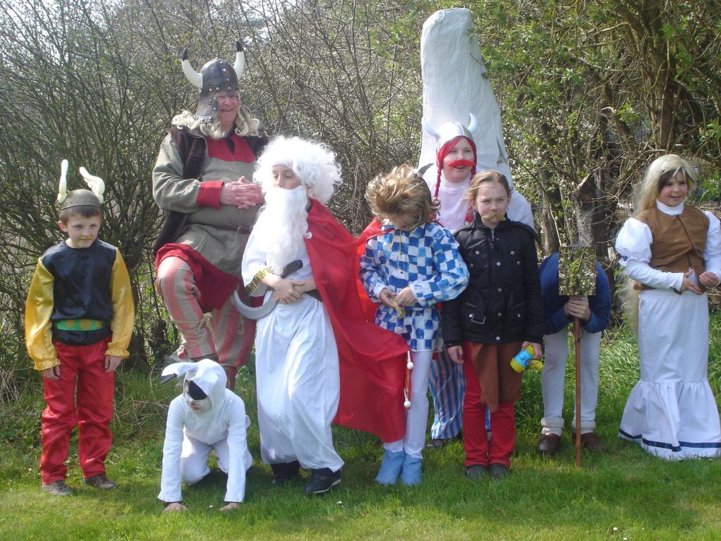 Jeudi 5 avril, les enfants se sont retrouvés à Baupte pour défiler dans les rues.