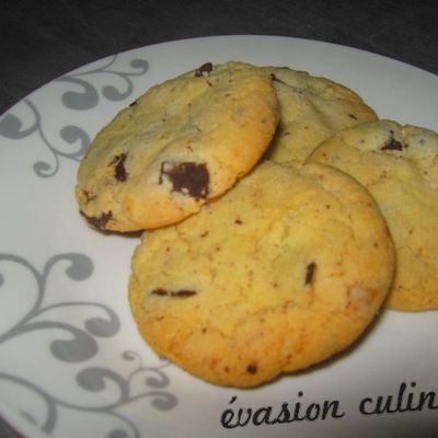 Délicieux cookies US pépites de chocolat au lait et chocolat blanc