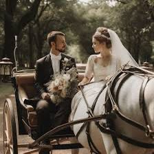 Poitiers : Encore un mariage, un de plus.