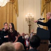 Après le retrait de l'accréditation de l'un de ses journalistes, CNN attaque la Maison Blanche en justice