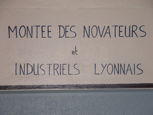 Fresque des Lyonnais célébres, peinte pendant les vacances d'été, dans les escaliers de l'école élémentaire Charial Lyon 3e