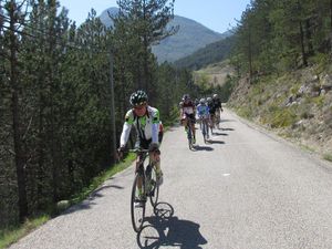 On dit au-revoir à la Vallée de la Roanne pour rentrer dans celle de la Drôme et arriver au pied de la Chaudière.