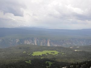 Mount Washburn, sous les orages et un bighorn de loin