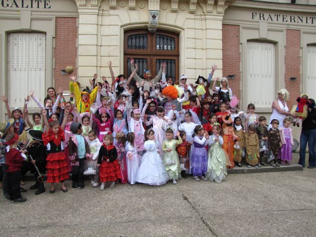 Le rendez-vous des petits mais aussi des grands : confettis, musique, amusement et bonne humeur pour tous