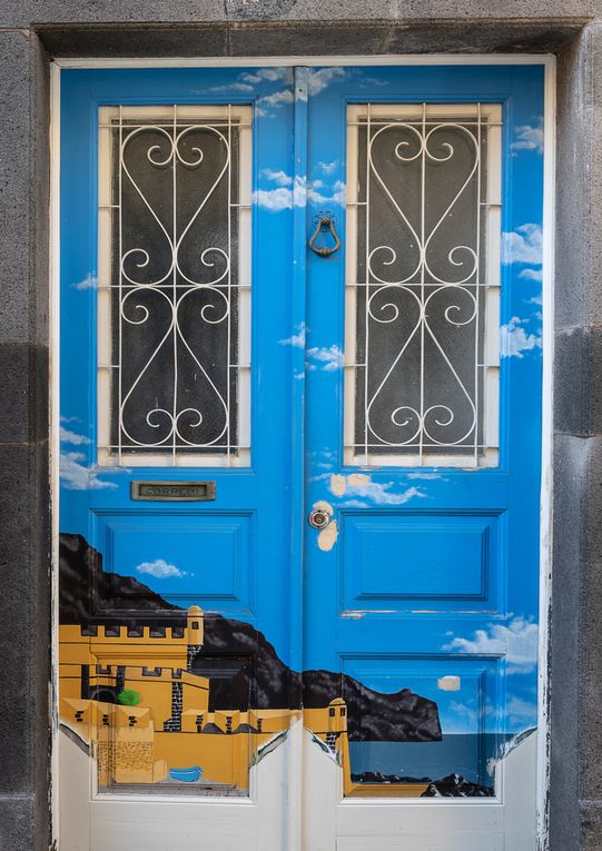 Portes peintes  et fresques murales de Funchal