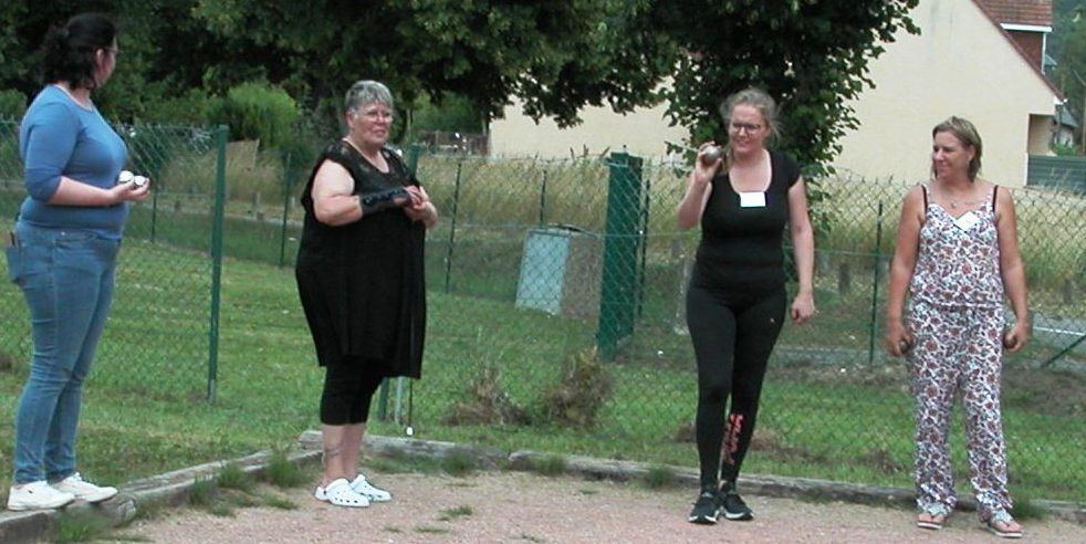 CHAMPIONAT DE BOULES A POSES/SEINE