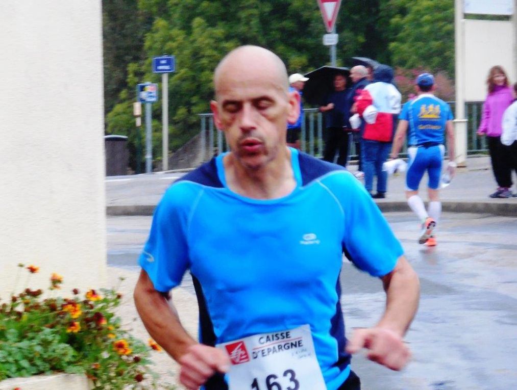 Les coureurs à l'arrivée, la fatigue est visible sur les visages