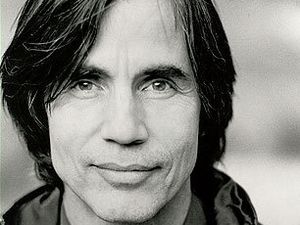 jackson browne, auteur-compositeur, interprète américain de rock, un troubadour californien à la voix douloureusement embuée