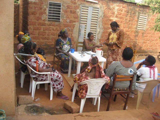 Activités du programme de microcrédits de développement des AGR de la Fondation Wurodini Service (FWS) à Bobo-Dioulasso.