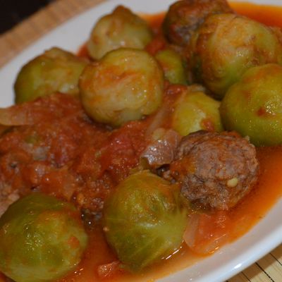 Poêlée de choux de Bruxelles et boulettes de viande hachée/                                    Bataille food # 96