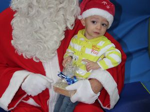 Le père Noel s'invite chez les bébés