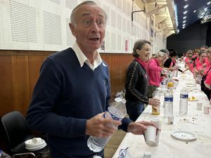 on s'hydrate à  l'arrivée pour suivre les conseils de Jean Claude! 