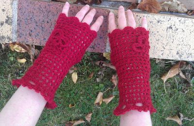 Mitaines rouges fait au crochet