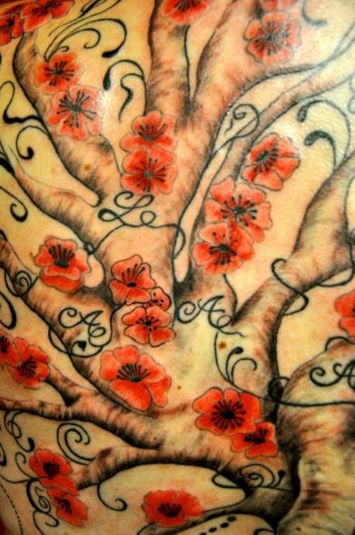 Tatouages création et réalisation Mam'Zelle Iza Tattoo
