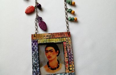 SAUTOIR FRIDA KAHLO........