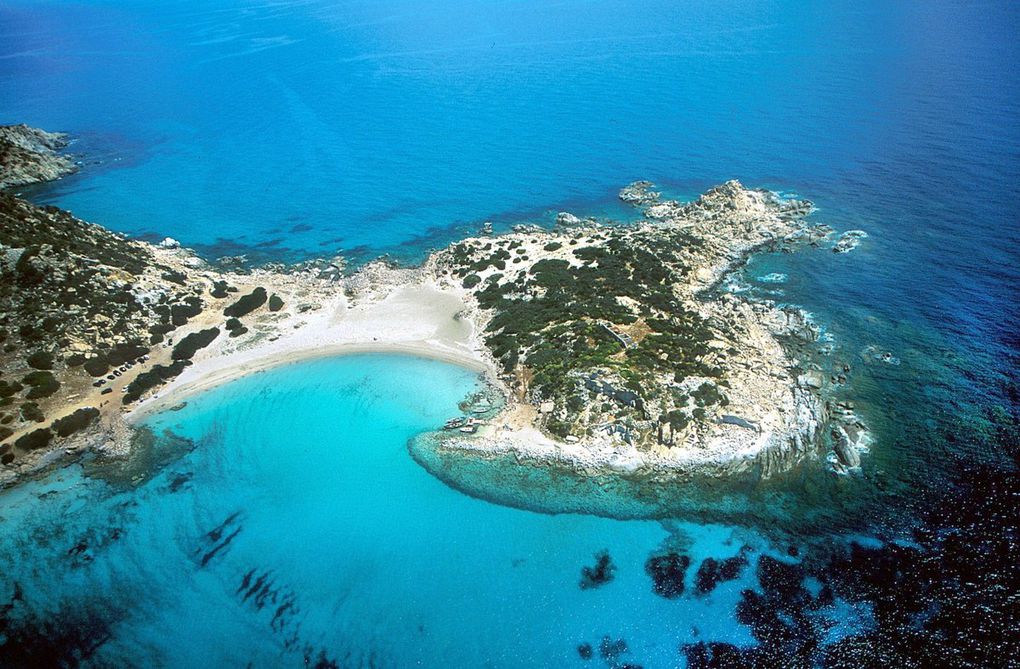 LA SARDAIGNE: UNE ILE ENTRE LE CIEL ET L'EAU