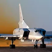 Un bombardier stratégique russe attaque un navire transportant du grain en mer Noire