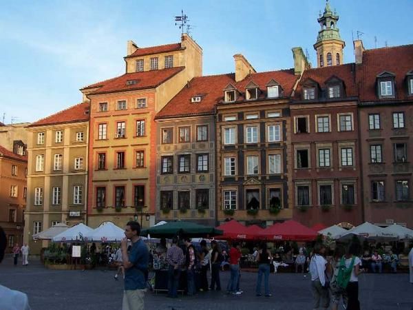 Quelques photos du Stare Miasto, `vieux centre` de Varsovie, casse au patrimoine mondial de l`UNESCO.